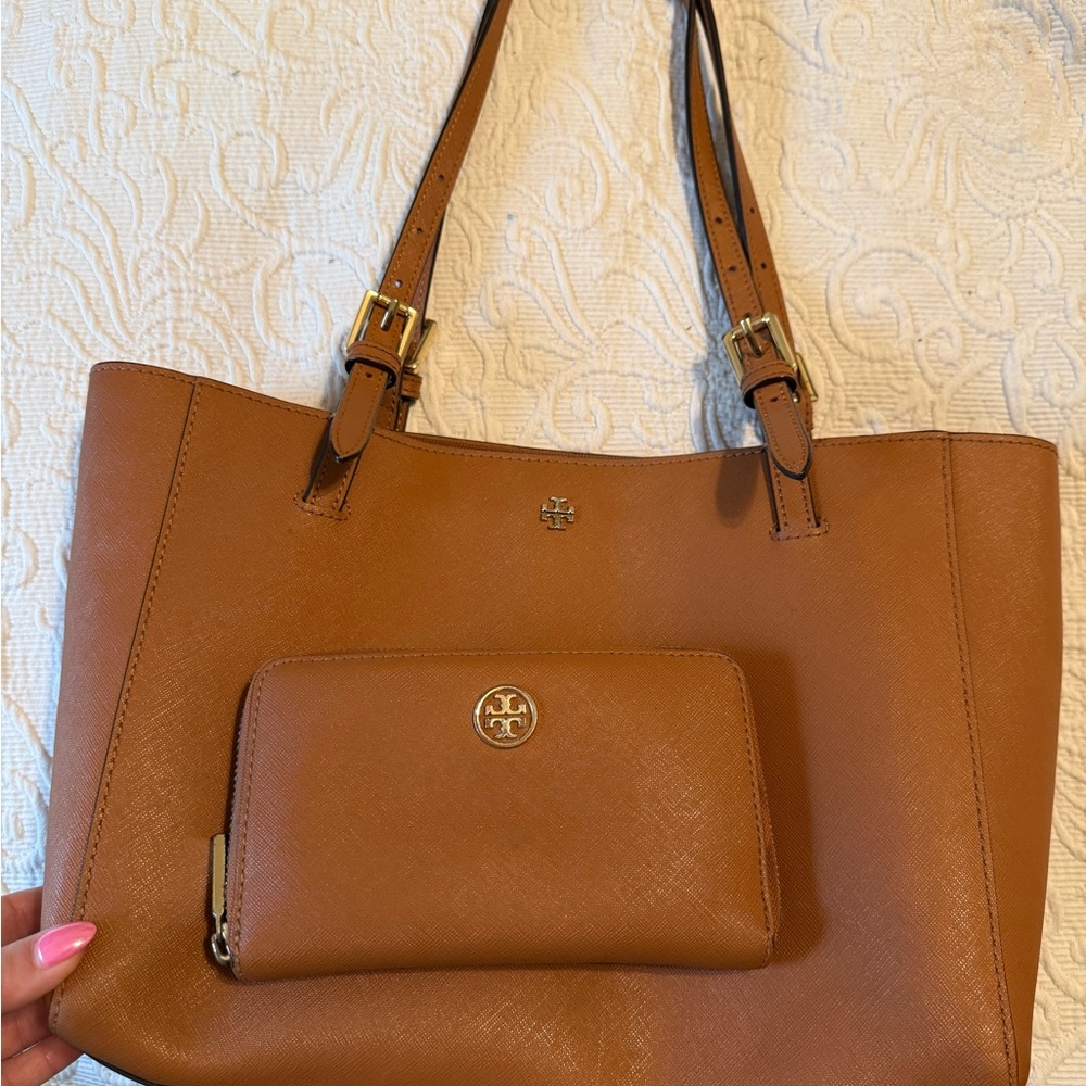 Tory Burch Brown Leather Purse and Wallet Matching Set Used